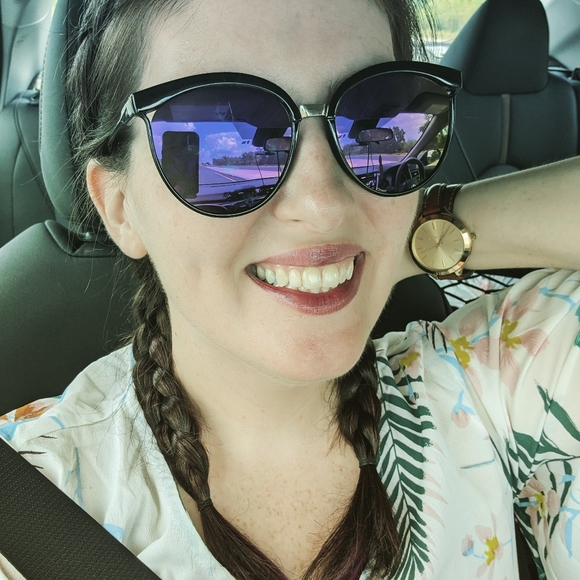 I'm Ashley, your seller! - Picture 3 of 11